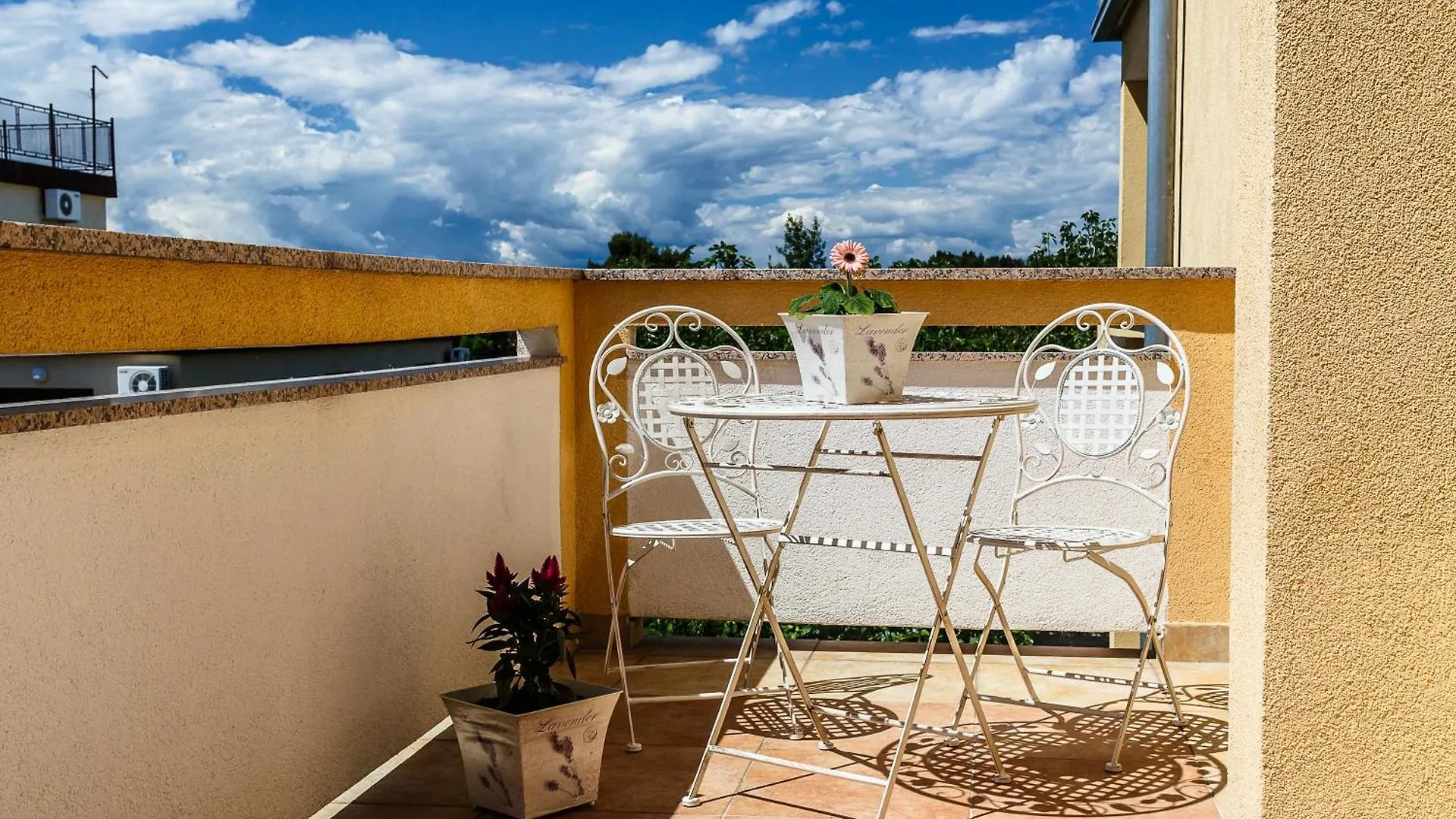 Sara Apartments Malinska Croatia