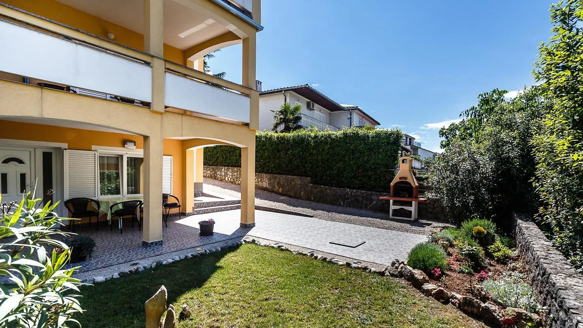 Sara Apartments Malinska 0*,  Croatia