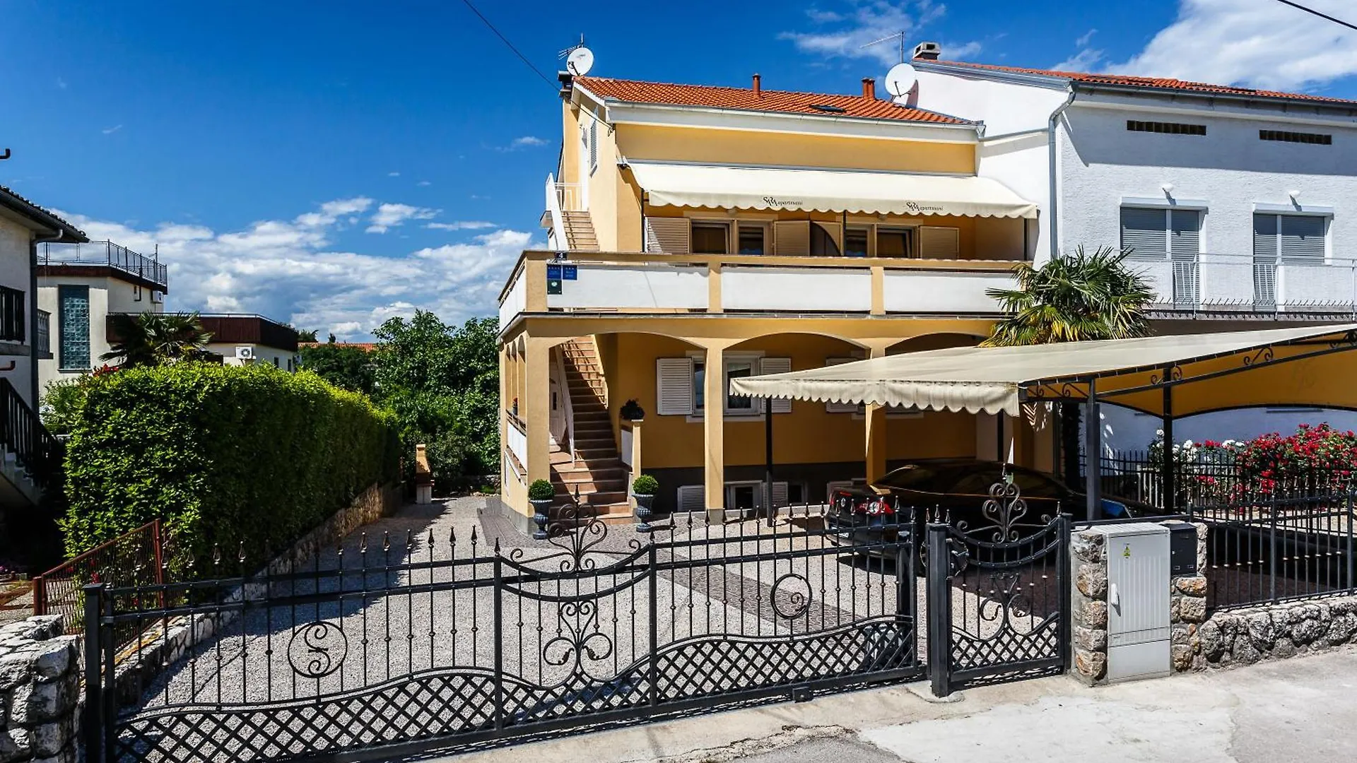 Sara Apartments Malinska 0*,  Croatia